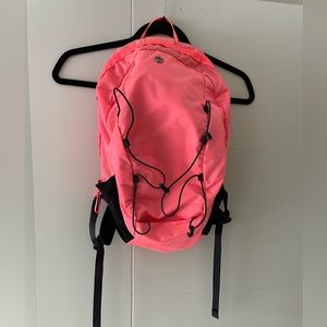 Lululemon backpack. Great for running or going on day hikes.